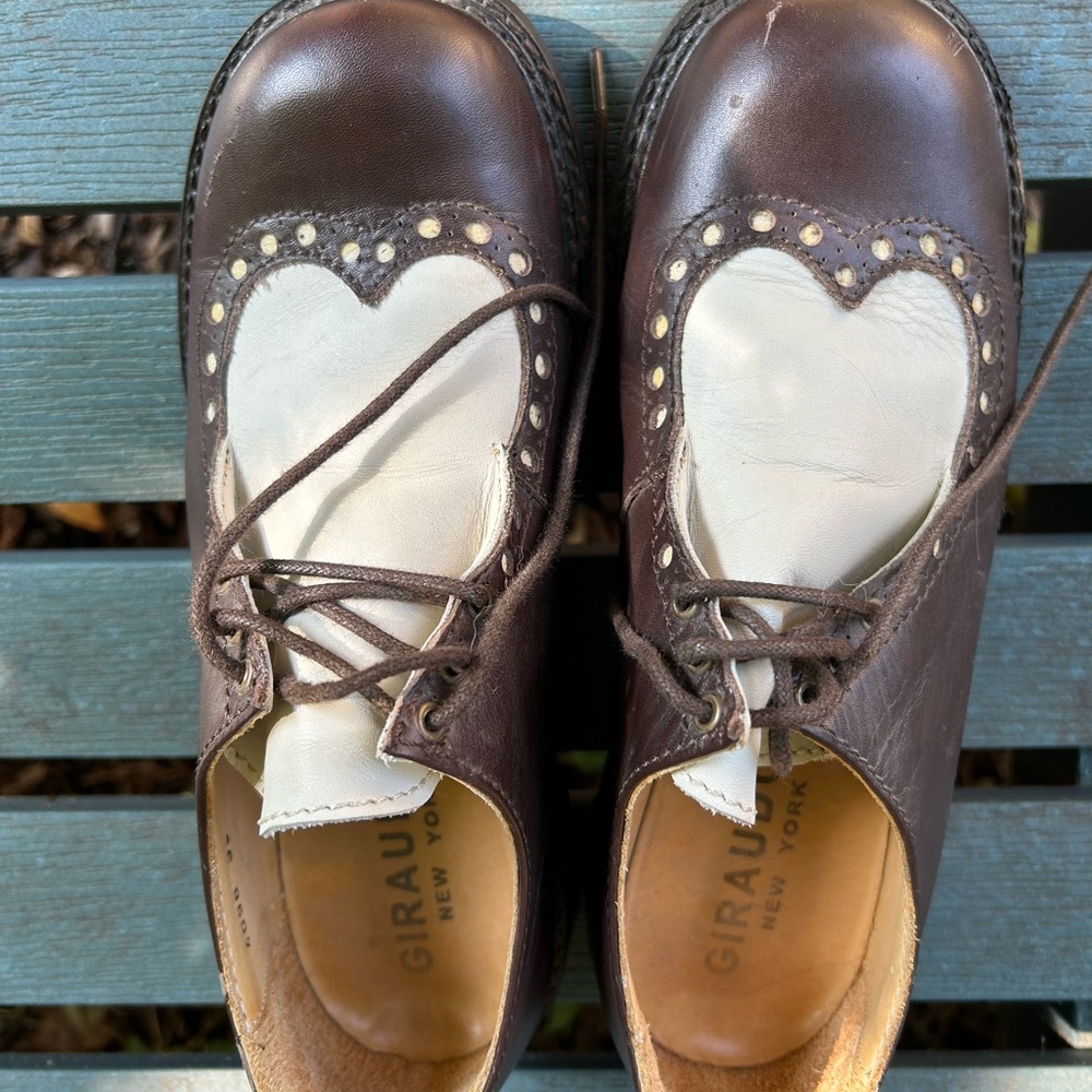 Giraud Brown Leather Shoes with White Heart